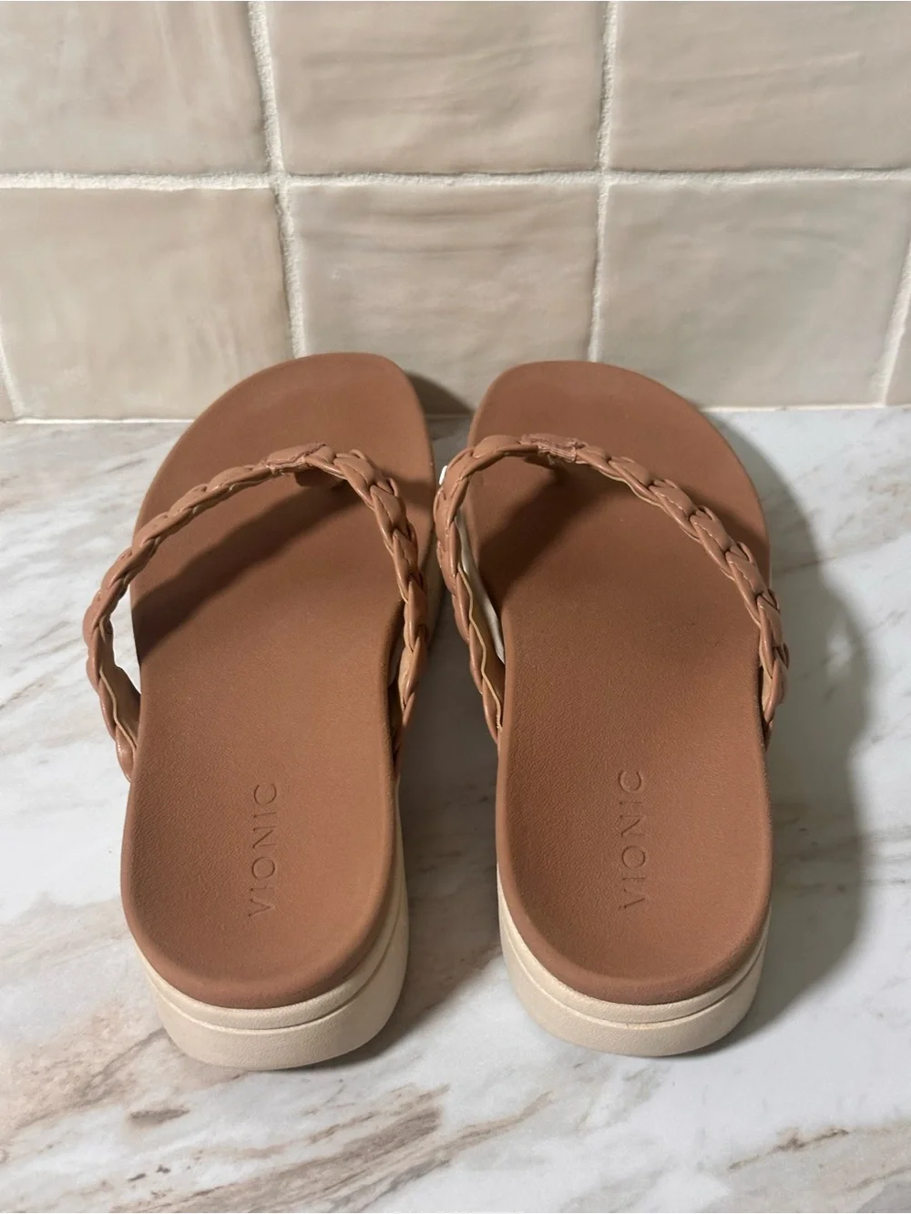 Vionic Kenji women's sandals. Size 7